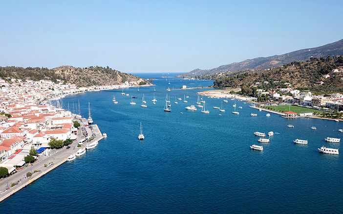 The port of Poros island