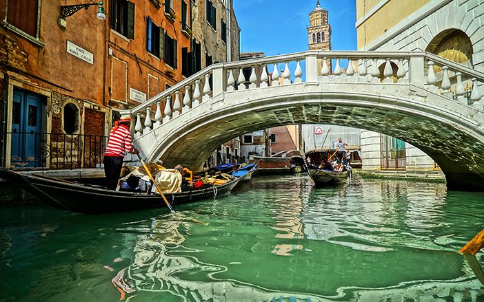 The bridge of Sighs in Venice
